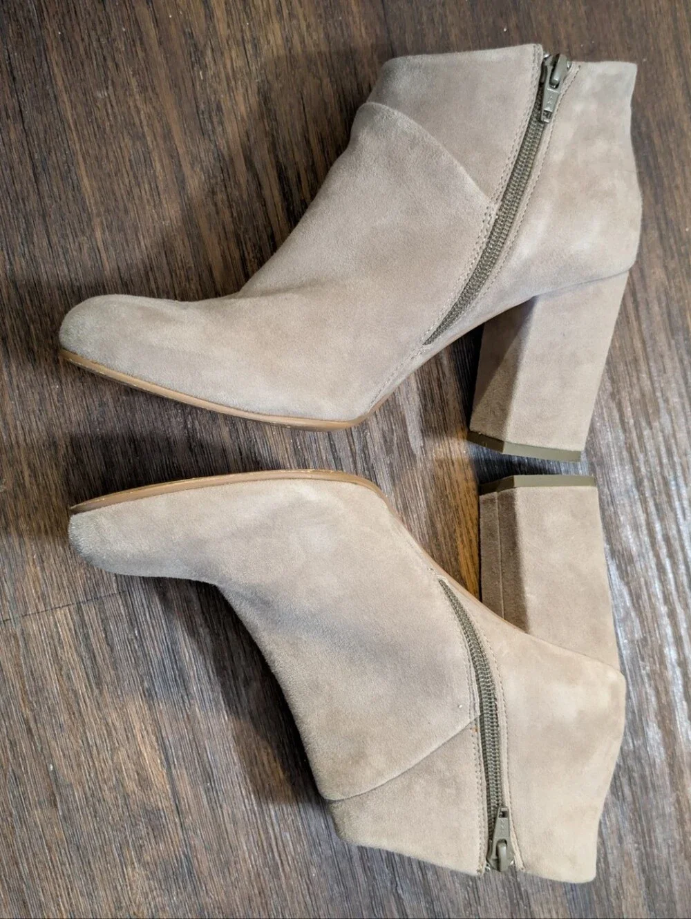 Steve Madden Taupe Leather Almond Toe Ankle Bootie 9